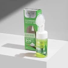 Hyaluronic Acid Face Wash Mousse - Hydrating Cleanser With Aloe Vera, Vitamin E & Pro-Vitamin B5, Deep Pore Cleansing, Anti-Breakout, Non-Drying 120ml